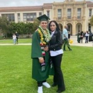 Meet your Posher, Yessenia